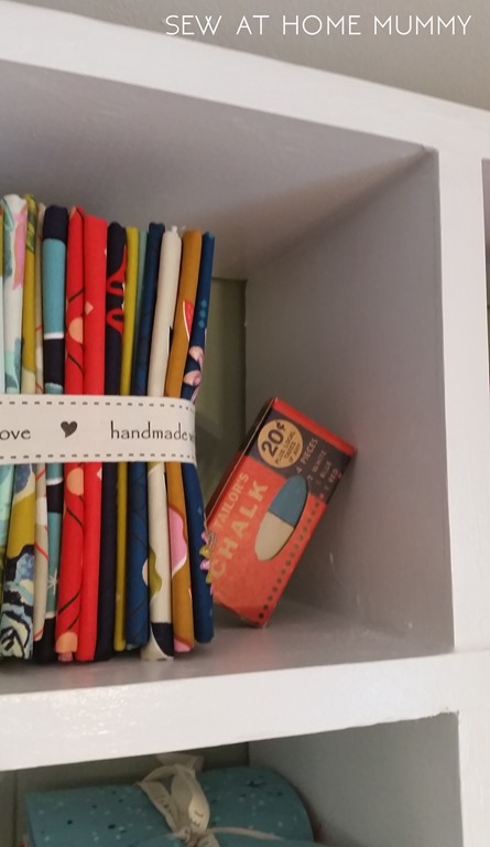 custom fat quarter fabric craft wall storage cubby shelf ideas || sew at home mummy custom fat quarter fabric craft wall storage cubby shelf || sew at home mummy