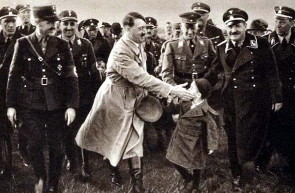 Foto sisi Baik Hitler