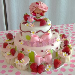 Strawberry Birthday Cake on Strawberry Short Cake Birthday Cake  I Dun Like Ssc  But I Like The