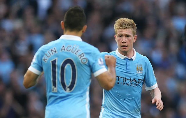 Sergio Aguero et Kevin De Bruyne lors d'un match de Manchester City