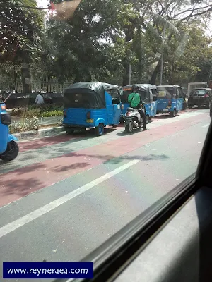 wisata kota jakarta melihat bajaj