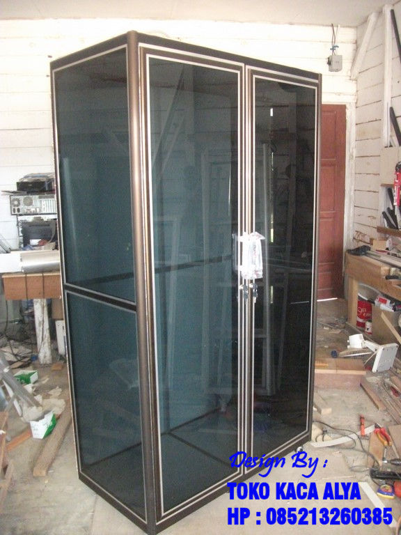 Lemari Pakaian Gantung Aluminium - Lemari