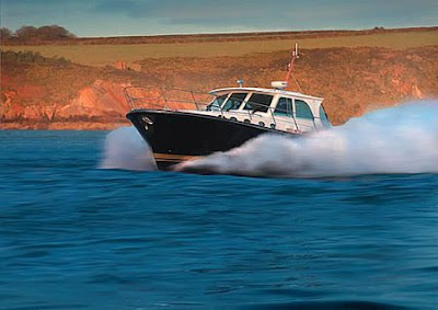 Dale Classic 45, British-built motor boat,image1