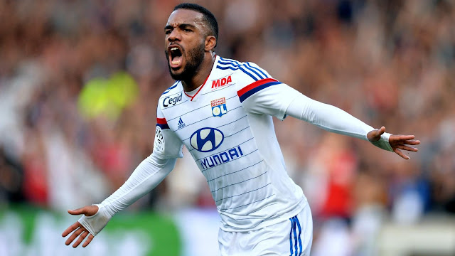 Célébration d'Alexandre Lacazette après un but