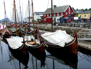 Boats in the fishing village of Reine, Lofoten Islands, Norway. Photo © Samosir Books