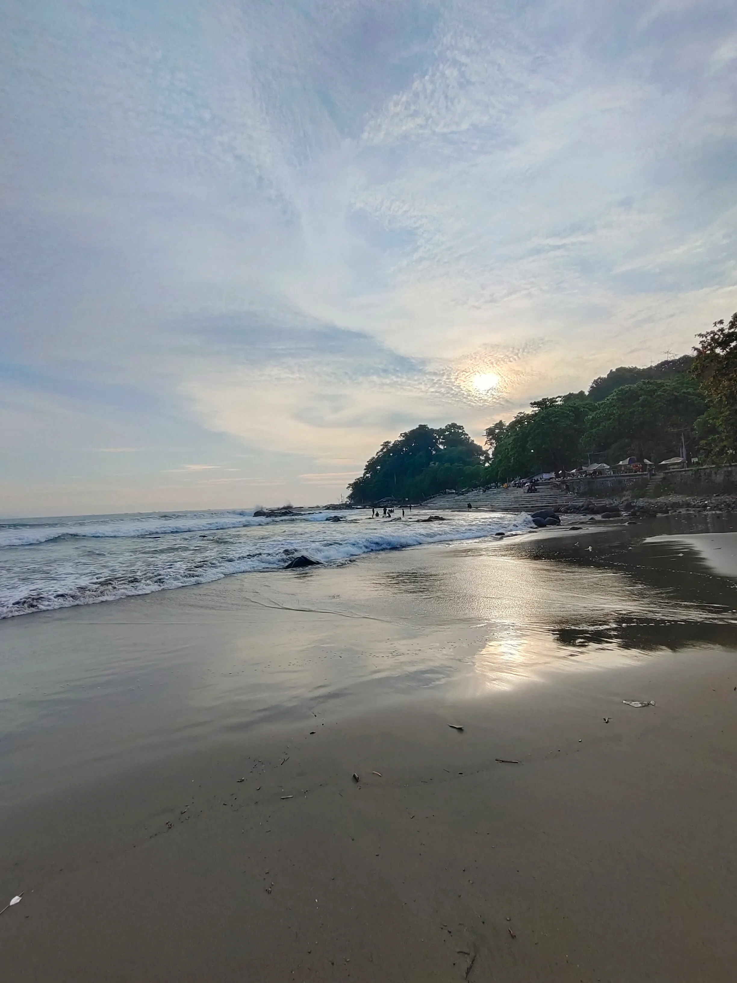 Pantai karang hawu sukabumi