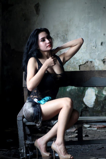 foto model seksi toket gede montok bibie julius