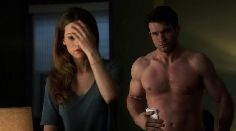 Dillon Casey Shirtless in Nikita s2e21