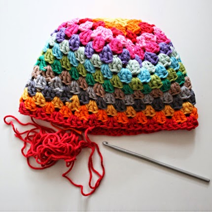 How to crochet a lovely rainbow hat - Free pattern