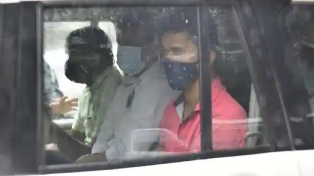 एंटीलिया बम केस: शिवसेना नेता प्रदीप शर्मा को NIA ने किया गिरफ्तार, पहले की थी छापेमारी | Khabare Purvanchal