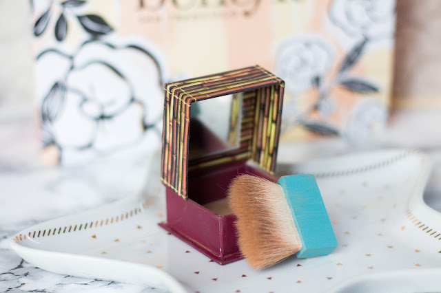 Poudre bronzer contouring Hoola de Benefit