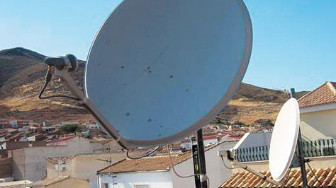 Televisión satelital en Bolivia