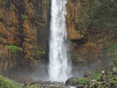 Pesona Kapas Biru, Air Terjun Tersembunyi Lumajang