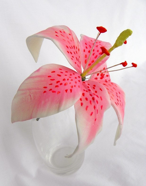 stargazer lilies wedding decor