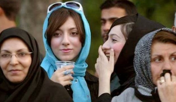 55 في المئة من الايرانيات غير المتزوجات مرتبطين بعلاقات مع رجال اخرين ؟