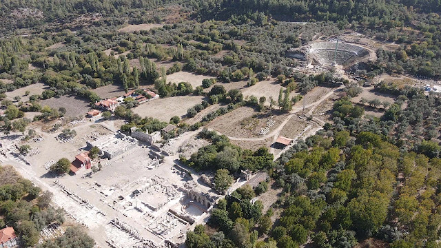 Αεροφωτογραφία του Γυμνασίου της αρχαίας Στρατονίκειας στα Μούγλα της Τουρκίας. [Credit: AA]