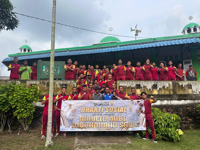 Peringati Maulid Nabi Muhammad SAW, Polres Lingga Laksanakan Baksos Membersihkan Dua Masjid