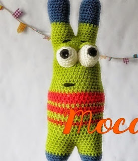 http://calacoru.blogspot.com.es/2014/05/mocarron-un-muneco-de-amigurumi.html