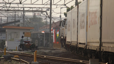 Teko Hijau - Kereta Indonesia