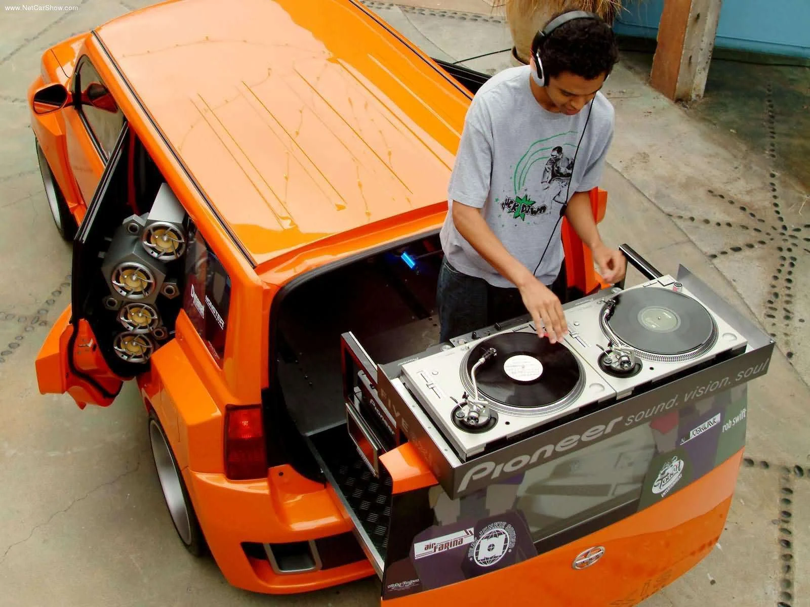 Hình ảnh xe ô tô Scion 5 Axis Widebody DJ xB 2005 & nội ngoại thất