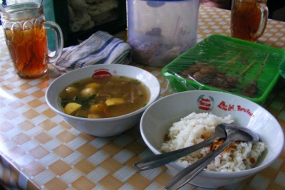 Kuliner Pinggiran: Kulping jakarta (Sop Ayam Pak Min Klaten)