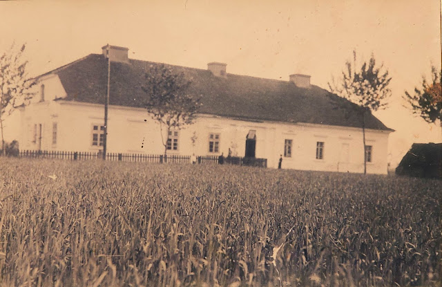 Szkoła w Brudzewie, zdj. przedwojenne, z archiwum rodzinnego wnuka R.Rezlera, p. P. Kuśmierskiego