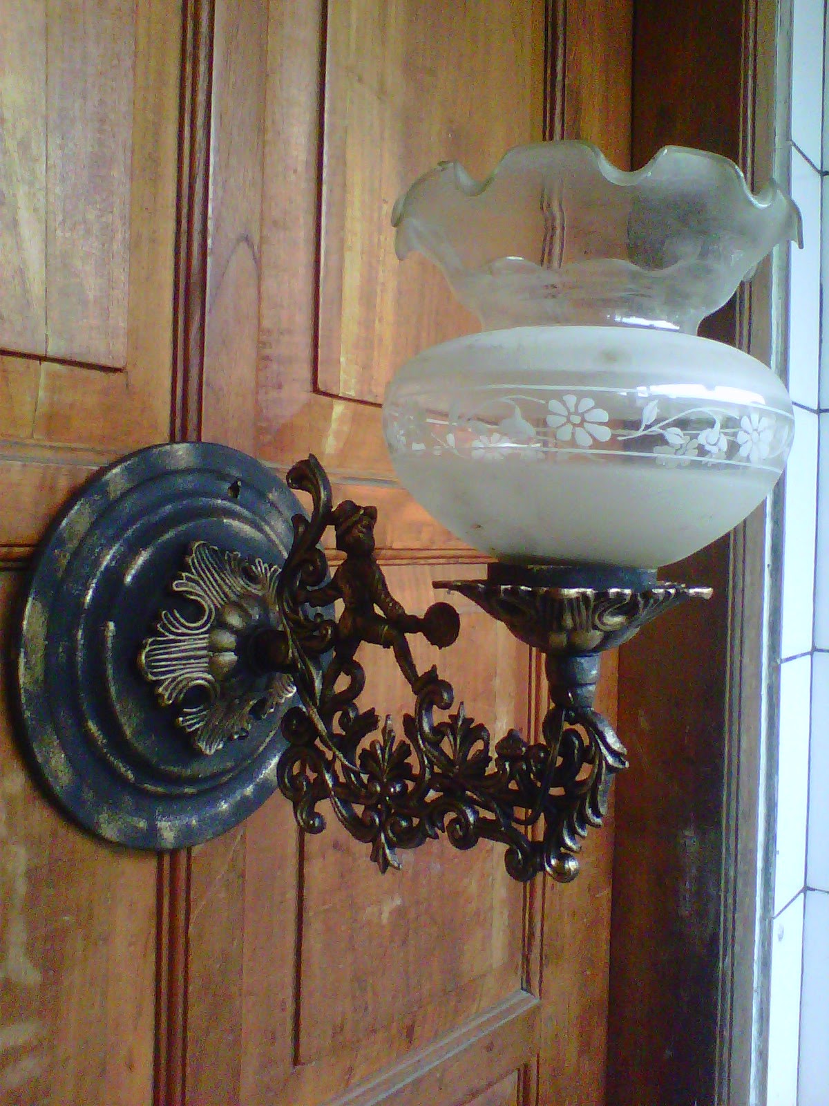 Gaya Antik  galeri Gaya Antique Gallery Lampu  Dinding  