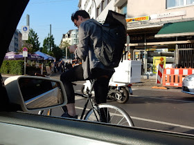 https://www.bild.de/regional/duesseldorf/verkehr/der-kampf-auf-duesseldorfs-strassen-53515004.bild.html