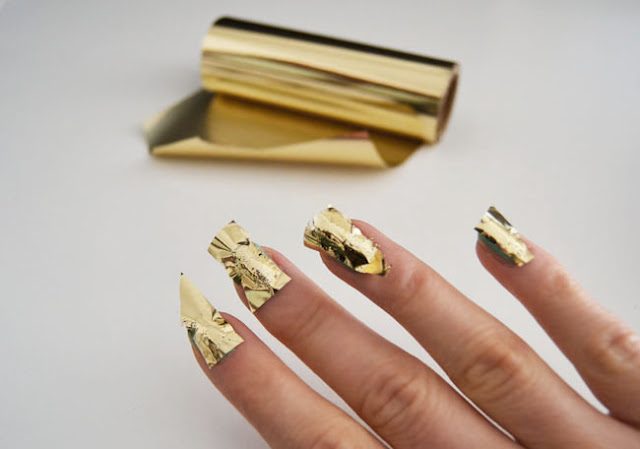 gold nails, gold manicure, diy, fashion diy,