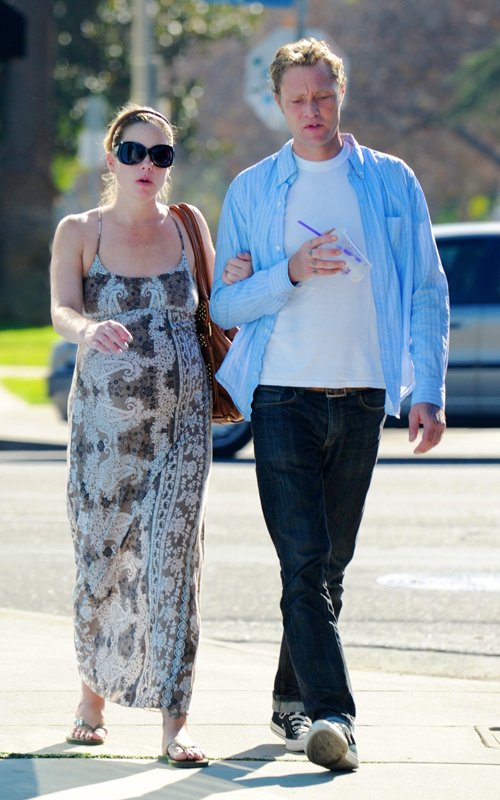 Christina Applegate and Martyn LeNoble out for their pregnancy checkup at 