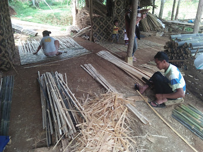 cara membuat bilik bambu