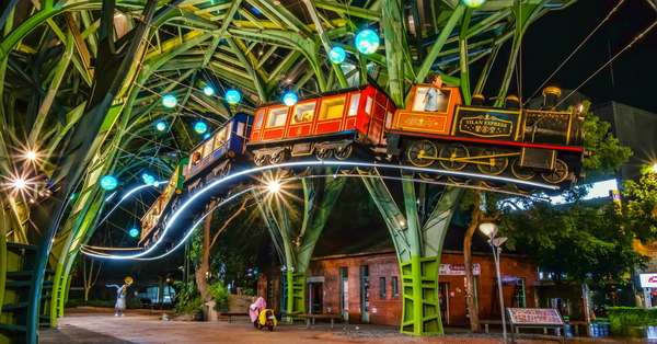 宜蘭丟丟噹森林廣場幾米星空飛天火車，充滿童趣就像童話世界
