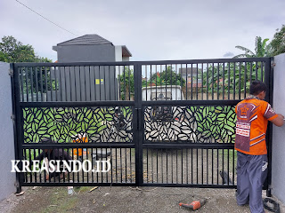 Pintu Pagar Kupu-kupu Model Plat Cutting Laser terpasang di Jalan Palakali Beji Depok