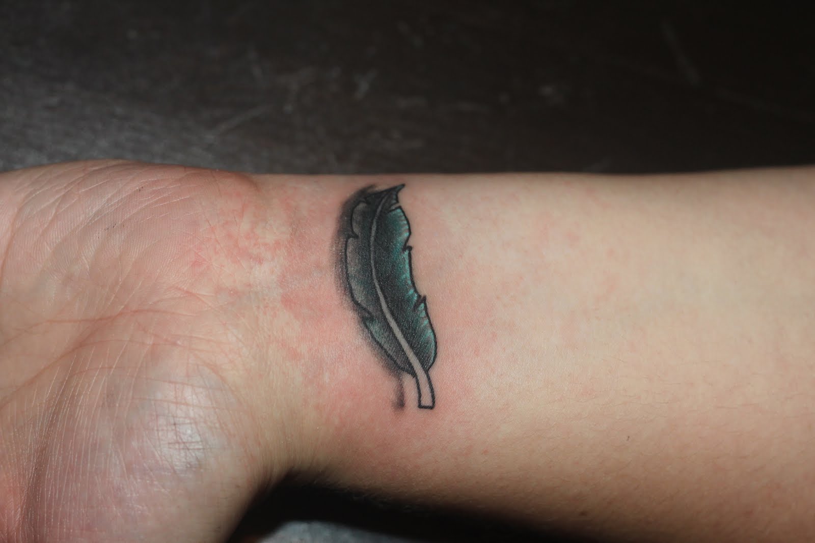 Pena Tatuagem No Pulso
