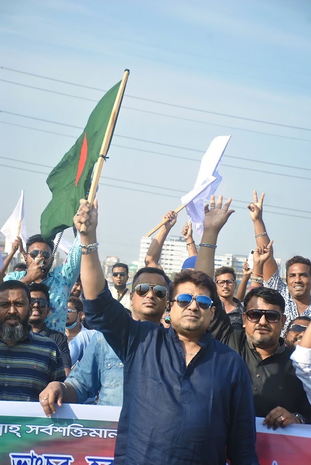 নাসিম ওসমান এর প্রতিচ্ছবি আজমেরী ওসমান স্বাধীনতার বিপক্ষের শক্তি বিরুদ্ধে সব সময় রাজপথে থাকেন