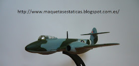 avión en miniatura marca Italeri a escala 1:100 Meteor F.1