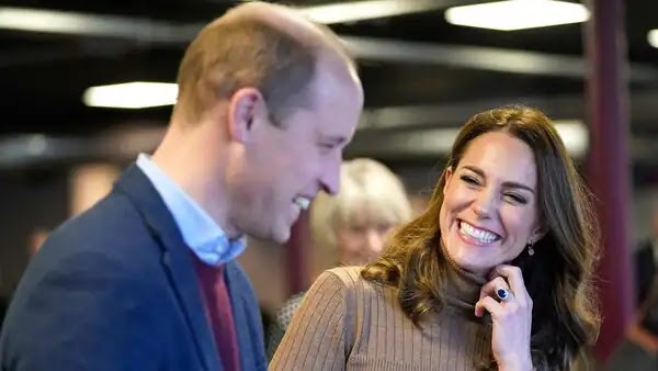  Radiating happiness, Kate Middleton and Prince William dismiss Omid Scobie's sensational claims