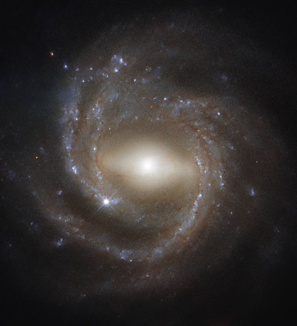 astronomi-ngc-7773-galaksi-dewasa-yang-tampil-memukau-informasi-astronomi