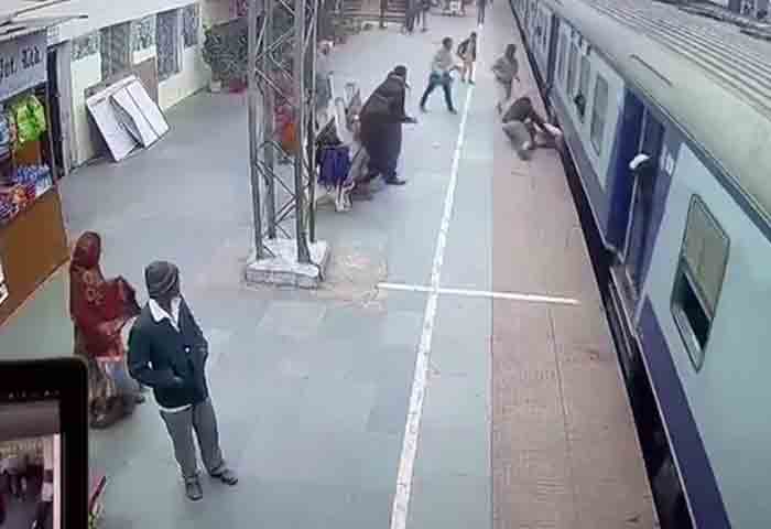 News,National,India,Patna,Bihar,Social-Media,Video,Train,Accident,help, Watch: Railway Cop Rescues Man From Being Run Over By Train In Bihar