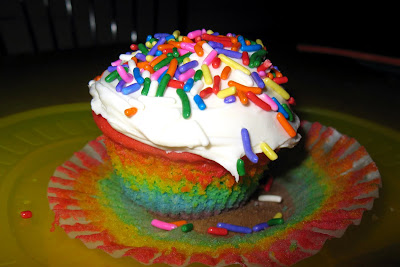  They were the perfect thing to bring to Spiff Rainbow Cupcakes