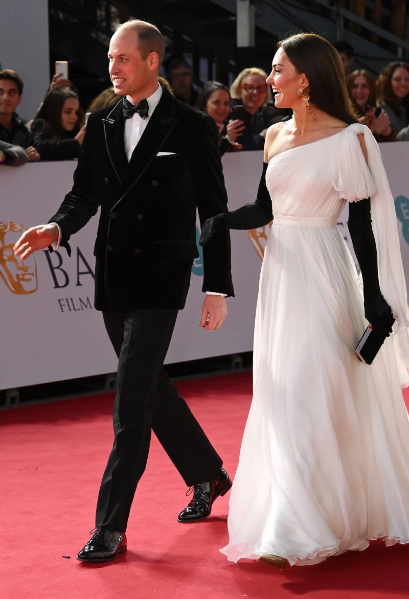 Prince William and Kate Middleton at the BAFTA Awards after a two-year absence.  After an absence of two years, and with a distinguished presence, Prince William and his wife, Kate Middleton, participated in the most important event of British cinema, the BAFTA Awards 2023, which was held yesterday, Sunday, February 19, at the Royal Festival Hall. And according to what was published by the Daily Mail website, Princess Kate of Wales drew Middleton caught the eye with her red carpet appearance accompanied by Prince William, and she shone in white, as she wore a one-shoulder dress from Alexander McQueen, with black opera gloves, and a pair of gold Zara earrings worth 18 pounds sterling.    The red carpet also witnessed the presence of many stars, including "Brendan Fraser, Anya Taylor, who appeared in a strange look, in addition to Jamie Dornan and Carey Mulligan, and "Cate Blanchett, Lily James, Reg Jean Paige, Judy Turner Smith, Sally Breton, Edward Berger, Katherine Busby, Lashana Lynch, Zahra Ahmadi, Rosie McQueen, Jessica Henwick, Eddie Redmayne, Hayley Atwell, Madeline Arthur, Elliot Knight, Monroe Bergdorf, Jamie Lee Curtis, Justin Horowitz, Daryl McCormack, Frankie Sanford, Charlotte C Carroll, Justin Horowitz, Ariana DeBose and more.    All Quiet On The Western Front won the BAFTA Award for Best Adapted Screenplay, Best Foreign Film and Best Original Score, Kerry Condon won Best Supporting Actress for The Banshees of Inisherin, and Barry Keoghan won Best Supporting Actor for the same role. The film also won the award for Best Original Screenplay.       Elvis won Best Casting, Everything Everywhere All At Once won Best Editing, Cinematography Aftersun won, Guillermo Del Toro's Pinocchio won Best Animation, and Avatar: The Way Of Water won Special Effects.