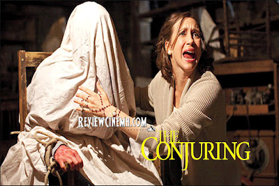 <img src="The Conjuring.jpg" alt="The Conjuring Lorraine saat pengusiran setan">