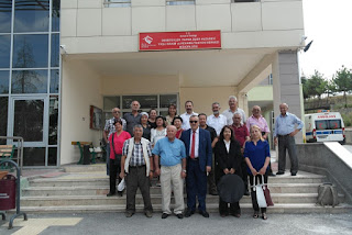 Muhtarın Ozanlarla Huzurevi Ziyareti
