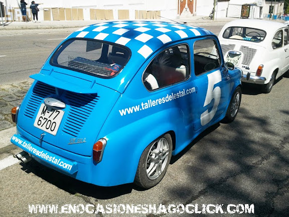 Los SEAT 600 más castizos acuden a la Pradera de San Isidro (Madrid)