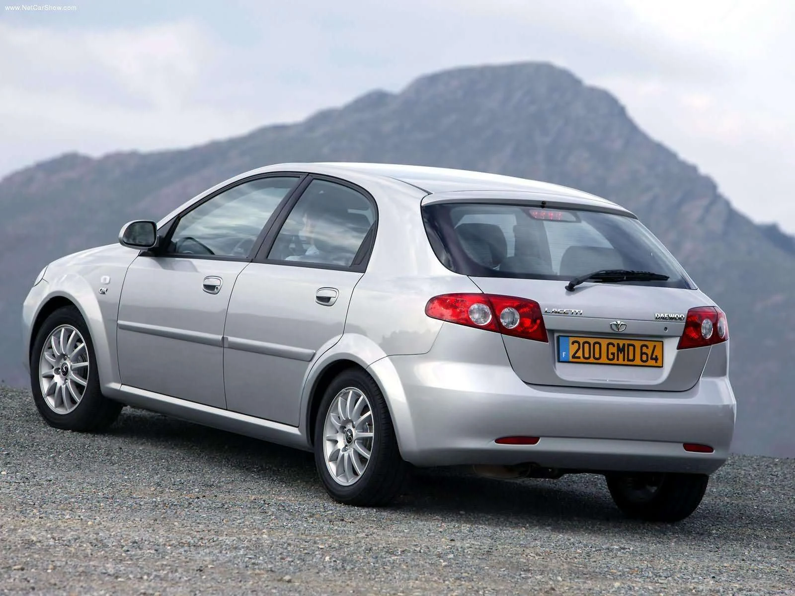 Hình ảnh xe ô tô Daewoo Lacetti CDX 2004 & nội ngoại thất