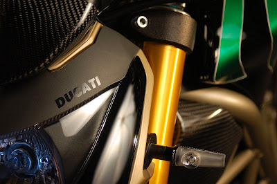 Ducati Streetfighter Rolling Rizoma by Motovation