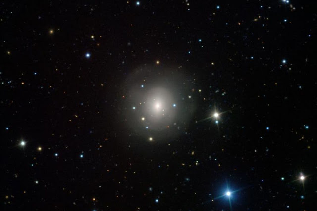 galaksi-ngc-4993-astronomi