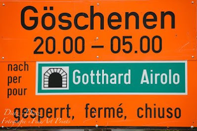 Wer kennt das Schild nicht auf der Fahrt in den Süden