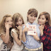 SooYoung came out to show her support and play with TaeTiSeo!
