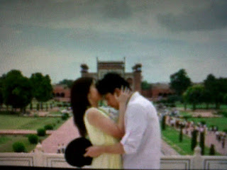 Robin Padilla and Mariel Rodriguez wedding picture Taj Mahal, India, August 19, 2010